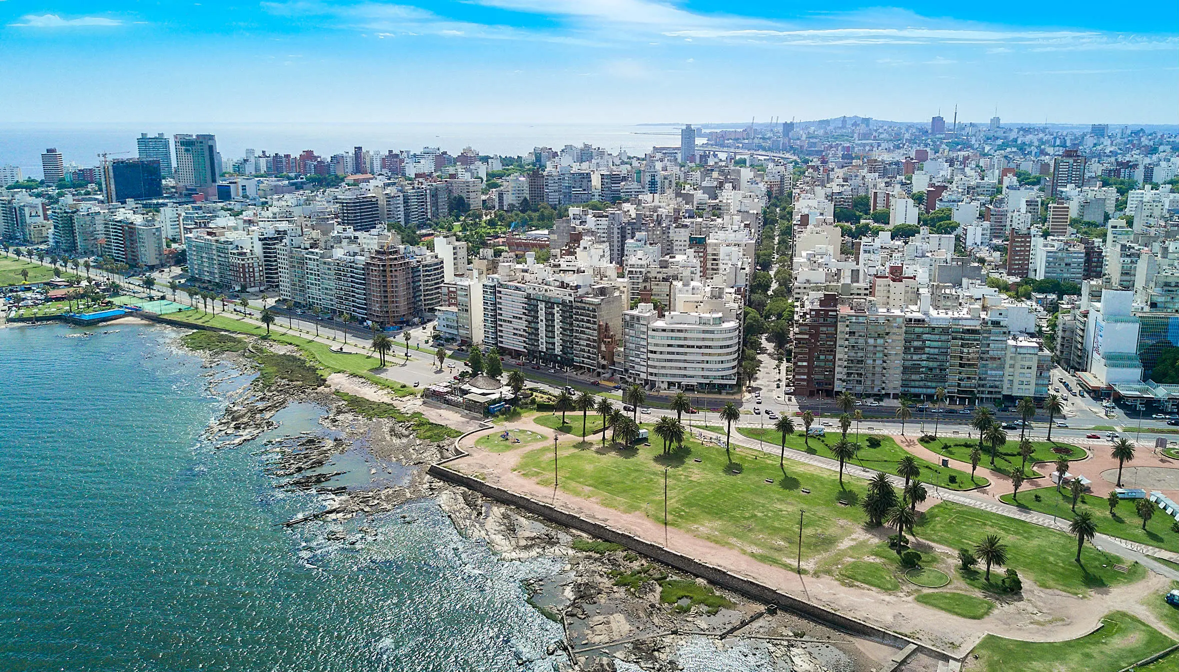 Edificios sobre la rambla de Pocitos, Montevideo